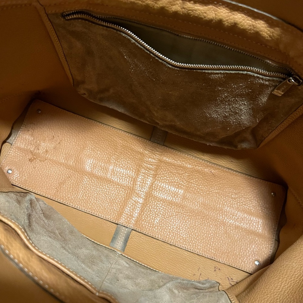 Tod’s suede large tan D tote bag. Princess Diana’s signature bag - Picture 5 of 16